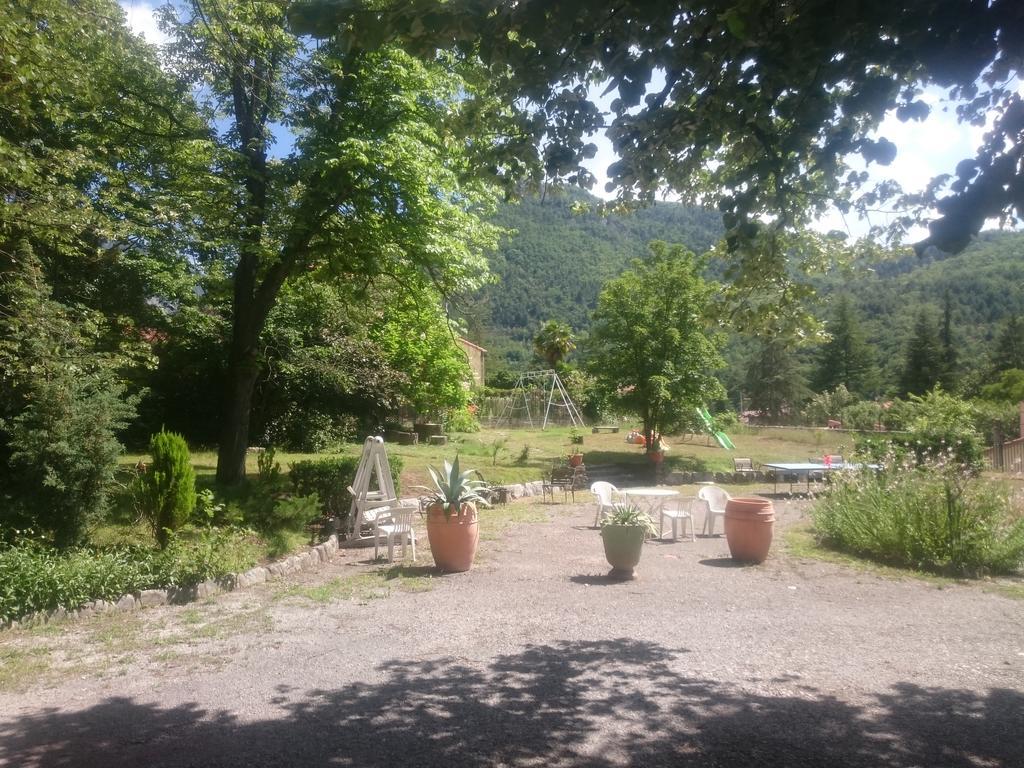 Hotel Le Mas Fleuri Vernet-les-Bains Eksteriør billede
