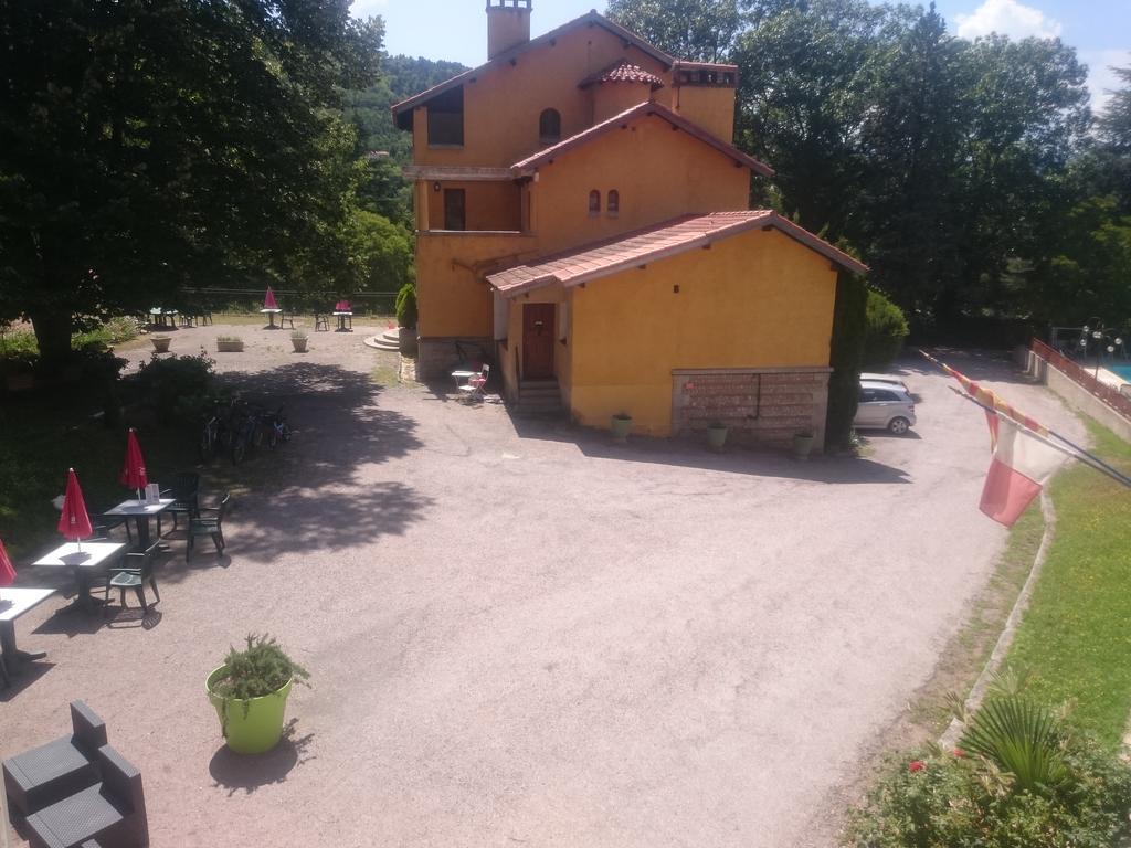 Hotel Le Mas Fleuri Vernet-les-Bains Eksteriør billede