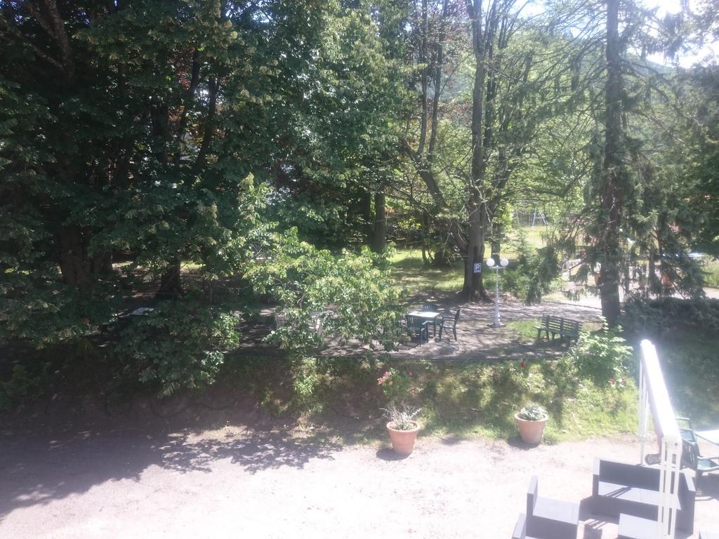 Hotel Le Mas Fleuri Vernet-les-Bains Eksteriør billede